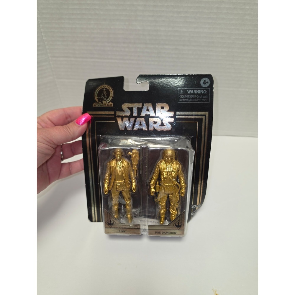 Hasbro Disney Star Wars Skywalker Saga gold Finn and Poe Dameron Commemorative